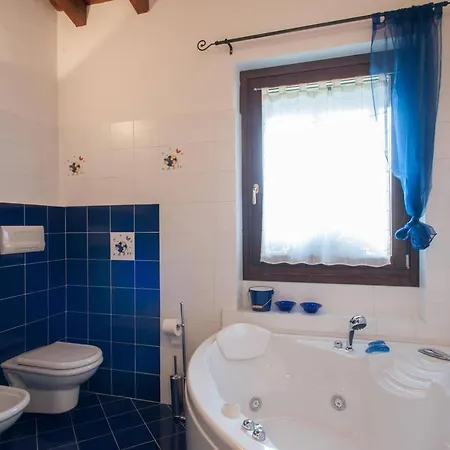 Δωμάτια σε οικογενειακή κατοικία Il Noce Homestay *